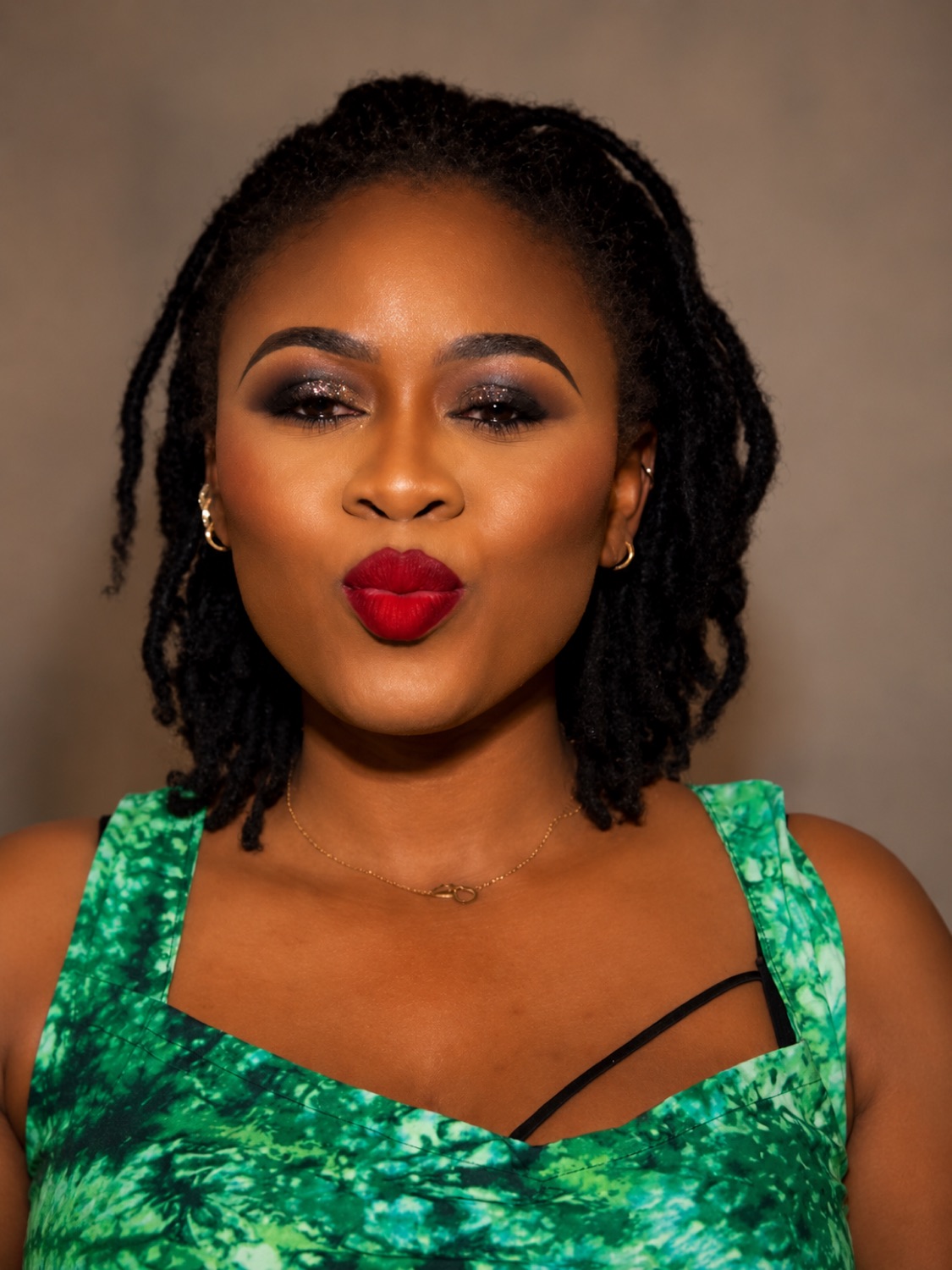 Full Glam makeup look by Glam by Cella